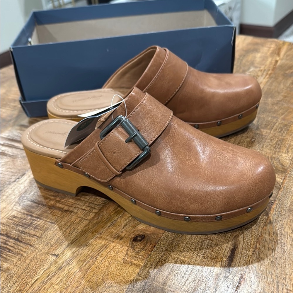 Universal Thread Brown Mules with Buckle Detail